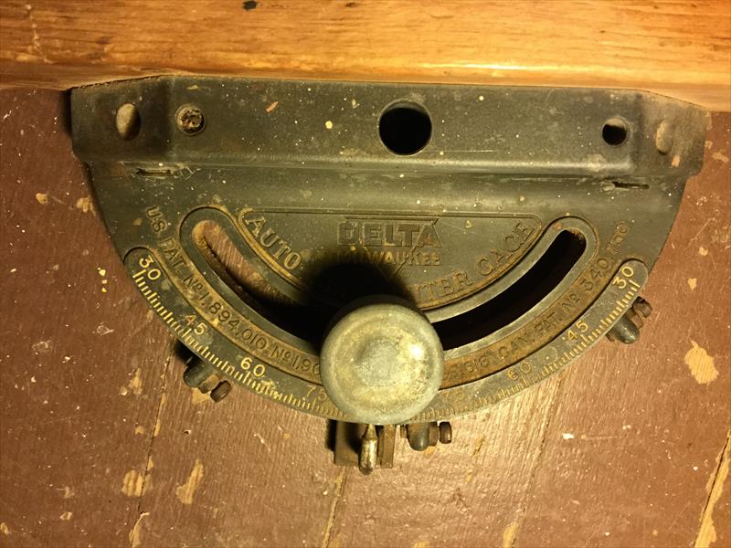 10" Delta Tilting Table Saw (tcs 203) Serial 76 US 400.00 (New